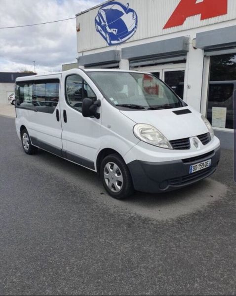 Renault trafic 9 places